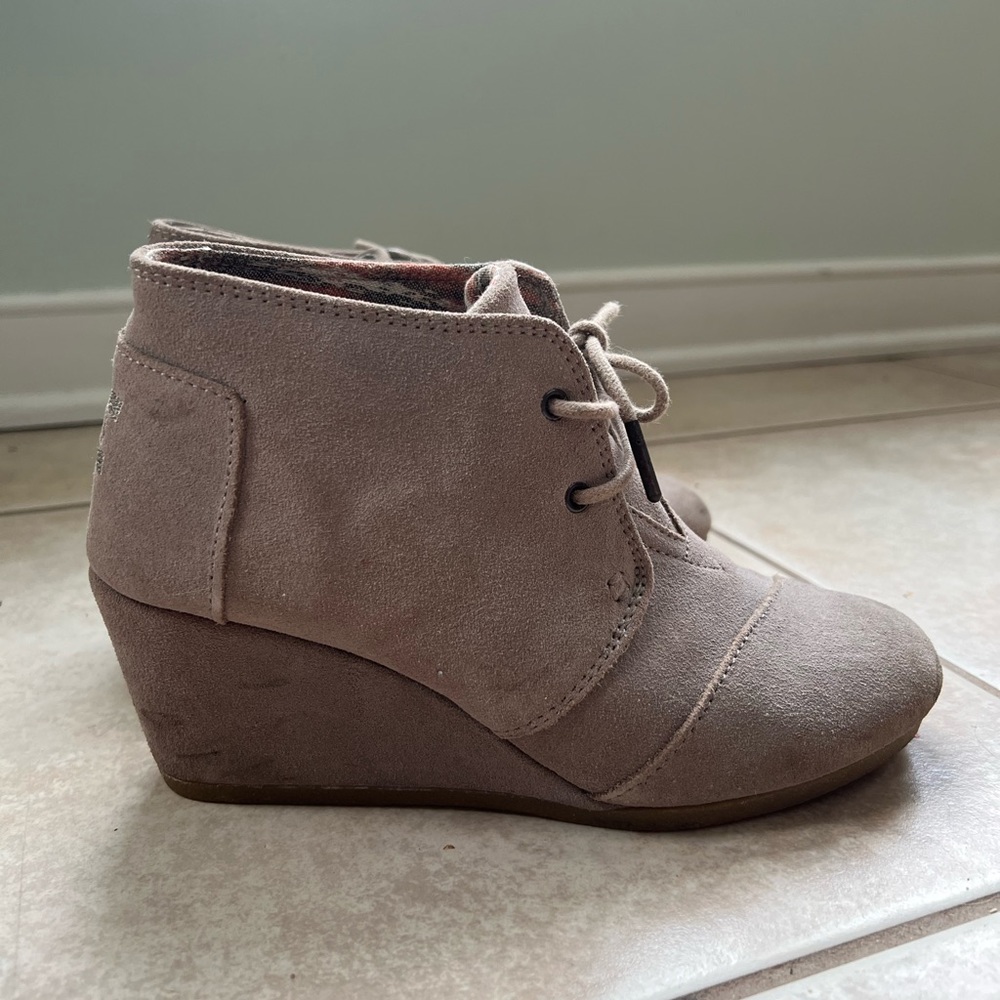 Toms wedge booties